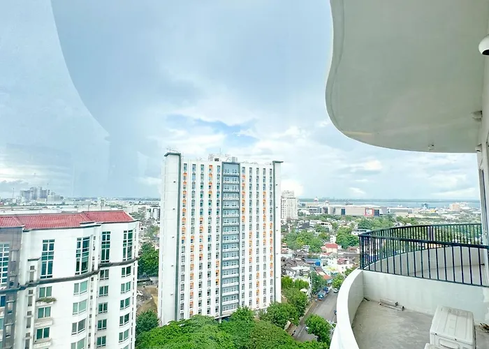 View 1room Unit In Business Park Steps Away From Ayala Mall With Rooftop Pool, Premium Bed And Fast Wifi Apartment Cebu