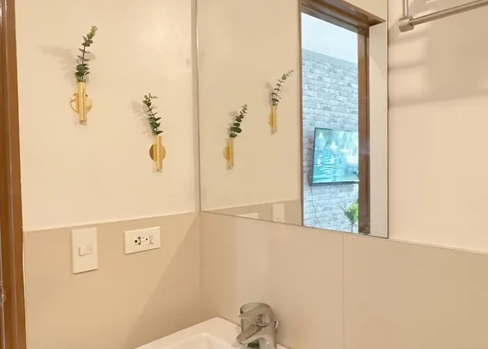Apartment View 1room Unit In Business Park Steps Away From Ayala Mall With Rooftop Pool, Premium Bed And Fast Wifi
